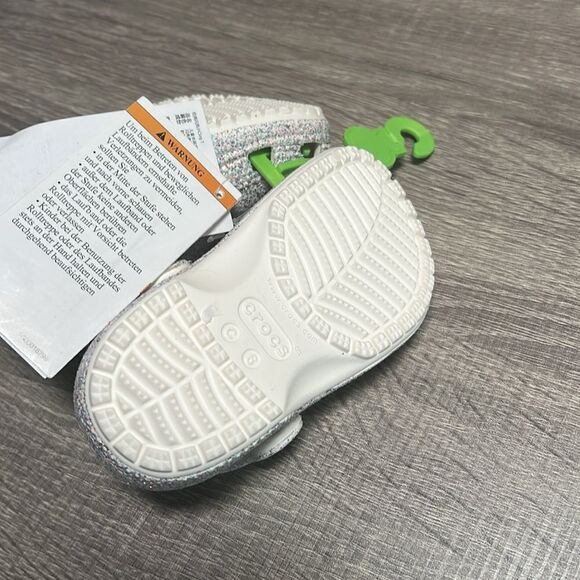 New Crocs Kids Clogs - Picture 4 of 6